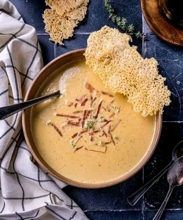 Velouté Crémeux de Champignons et Pommes de Terre 🍄🥔